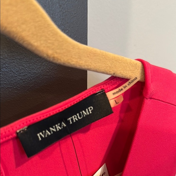 NWT Ivanka Trump Gold Chain Sleeveless Pleat Tank Top Size Large - Picture 4 of 7